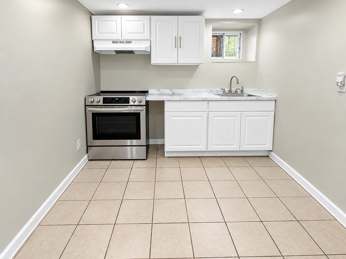 2 bed, 1000 sqft, $1,595 — Photo 1