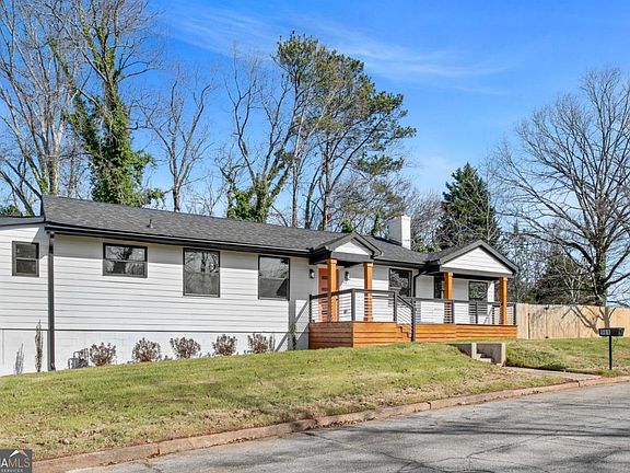 2nd image of 968 Bruce Cir SE
