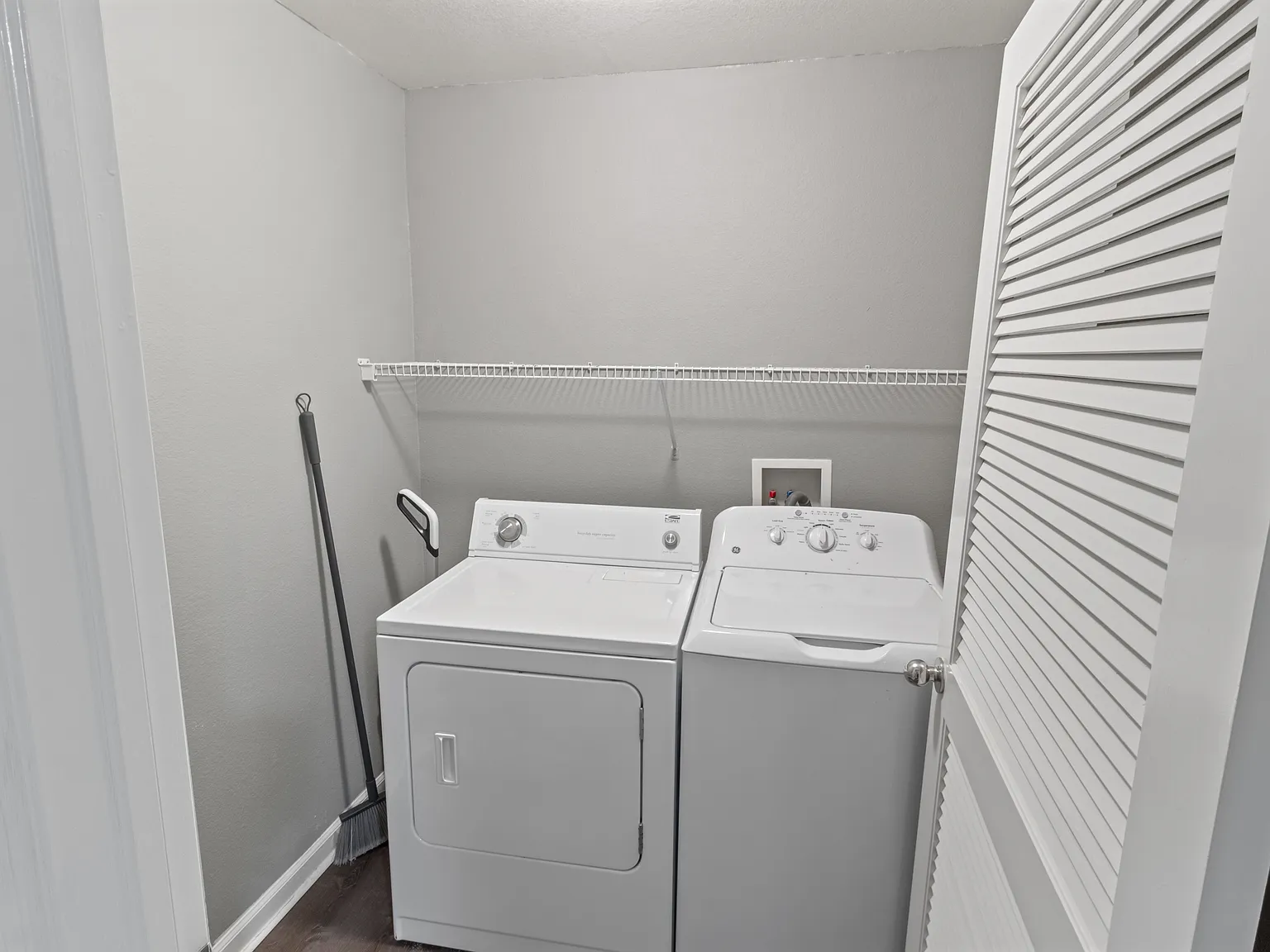 2 bed, 1136 sqft, $1,875 — Photo 3