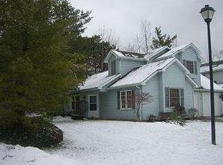 308 W Barrington Dr, Chardon, OH 44024