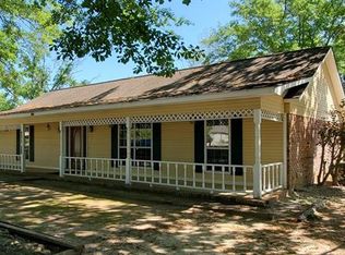 1742 Denton Rd, Dothan, AL 36303