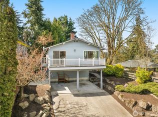 10317 Roosevelt Way NE, Seattle, WA