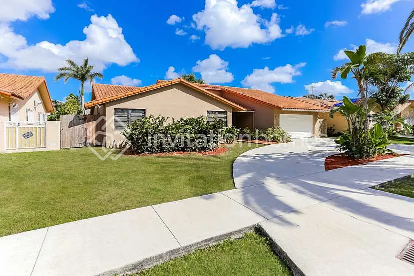 505 NW 136th Ct Miami, FL 33182 — Photo 1