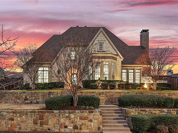 Beautifully updated custom Castle Hills estate with lush landscaping & an oversized backyard.