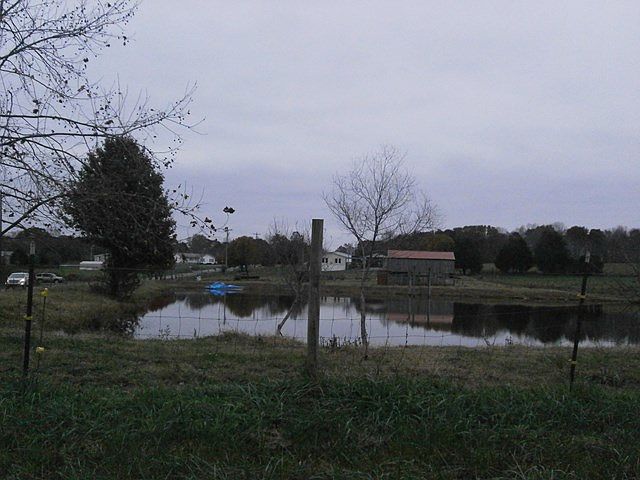 1st image of 136 Country Meadows Ln