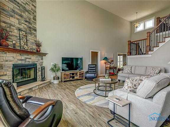 4th image of 2753 S Waterside Ct