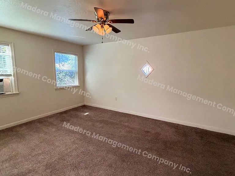 210 N C St — Photo 3