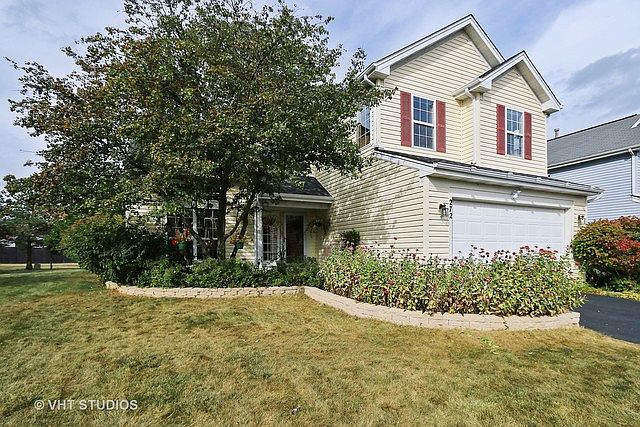 1st image of 272 W Blackthorn Ct