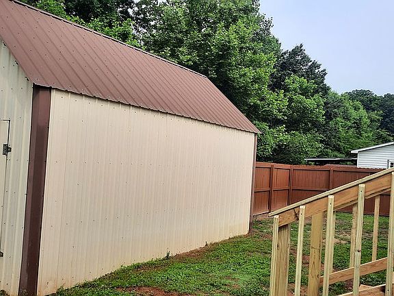 Back, barn