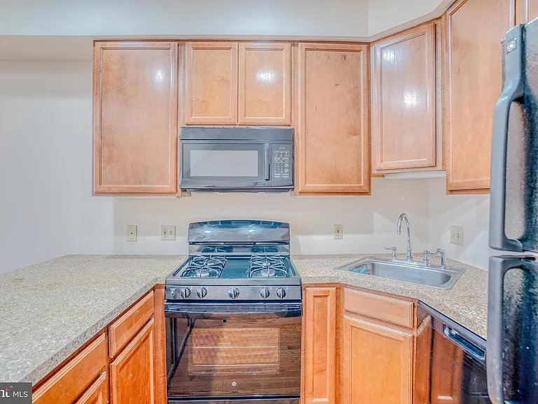 2542 W Girard Ave #2 — Photo 7