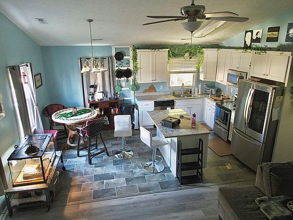 5th image of 715 Michelle Dr