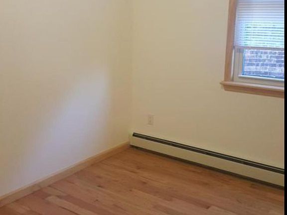 4th image of 5368 72nd St #2FL