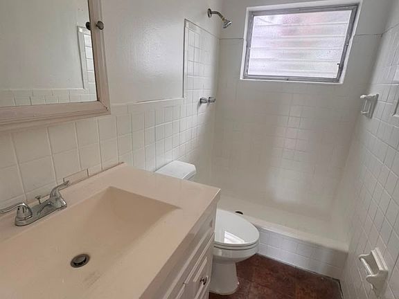 2nd image of 1102 SE 3rd St APT 8