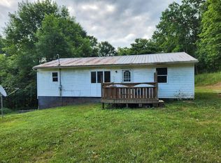 2704 Fishing Creek Rd, Yosemite, KY 42566