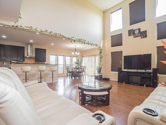 5th image of 651 Maple Vista Dr
