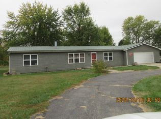 203 W Myrtle Glen Dr, Silver Lake, IN