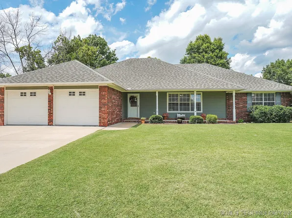 617 Ridgewood Dr, Pryor, OK 74361