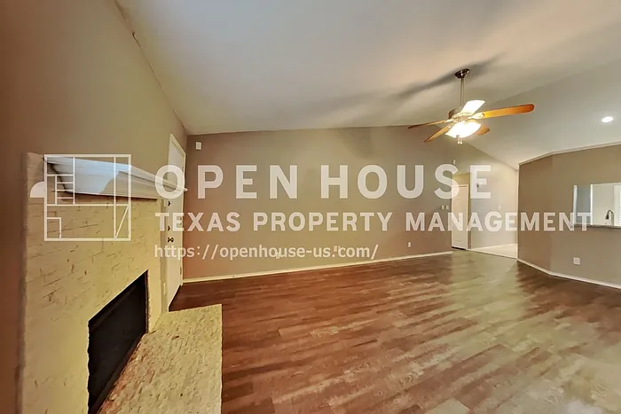 1312 Wyndham Dr — Photo 3