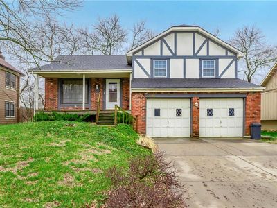 2109 E Jamestown Dr, Olathe, KS, 66062