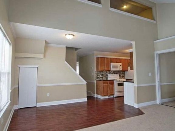5th image of 3278 Millersport Hwy APT 2