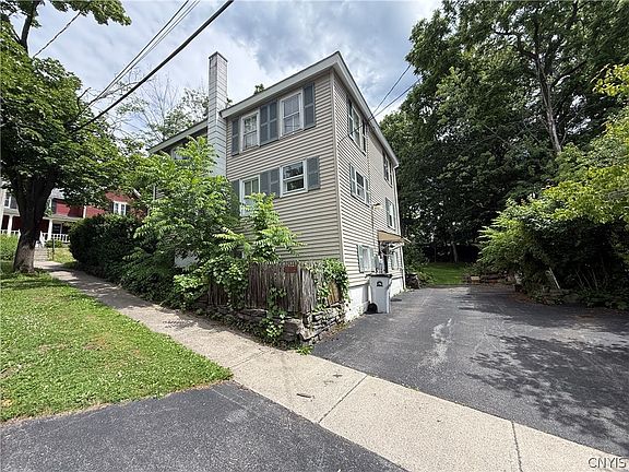 3rd image of 211 Center St