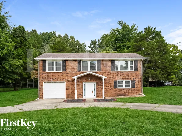 2270 Provo Dr, Clarksville, TN 37040