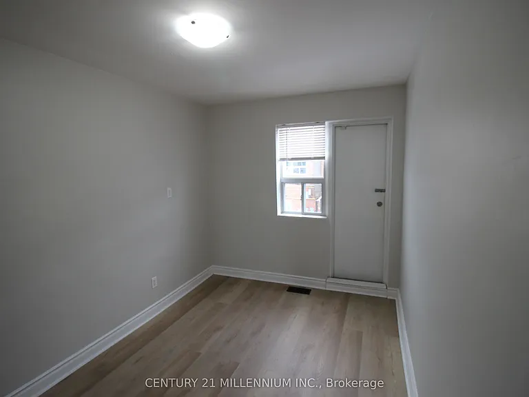 2991 Islington Ave #UPPER — Photo 32