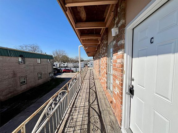 5th image of 1042 W Village Ct APT C