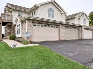 9275 S 51st St #602, Franklin, WI 53132