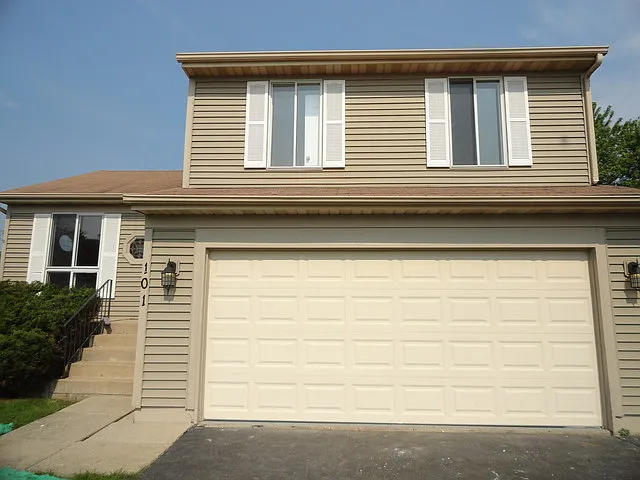 101 Woodview Dr photo 1