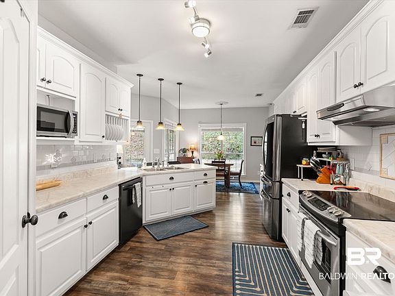 4th image of 104 Victor Cir