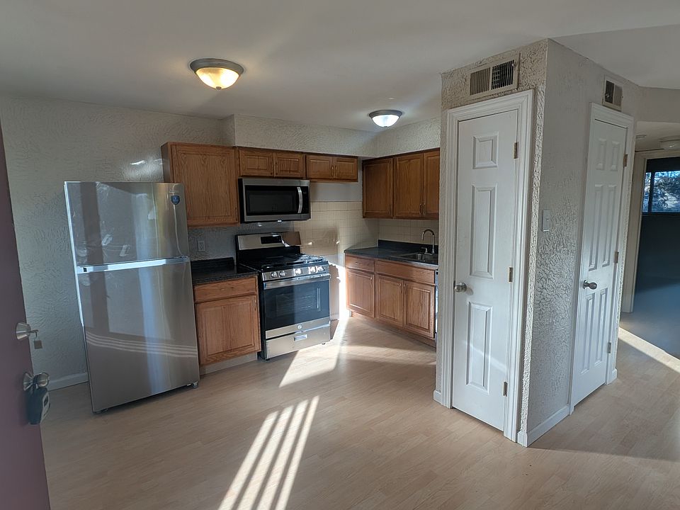 1st image of 7119 South St #202