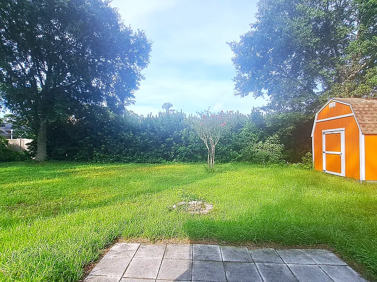 16 Lloshire Path — Photo 34
