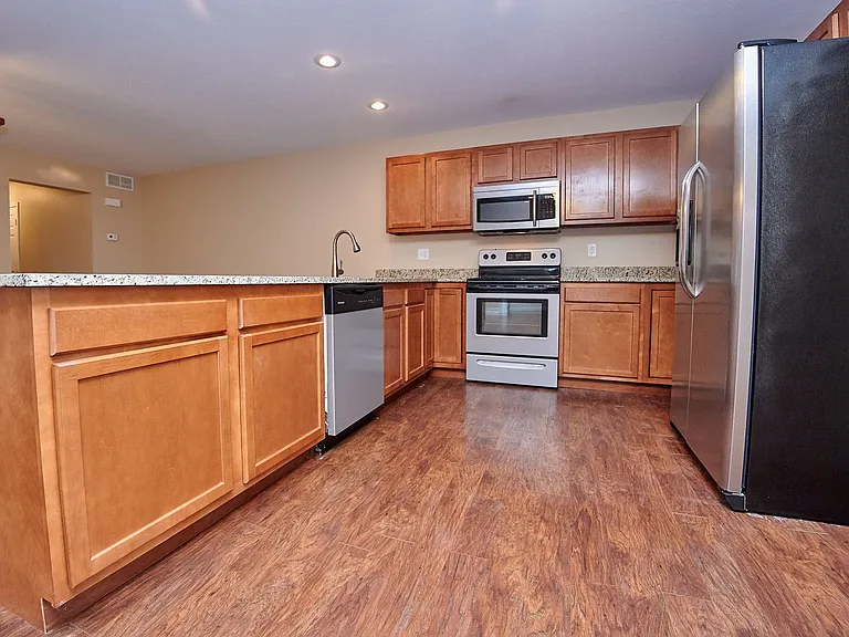 Graycliff Townhomes — Photo 39