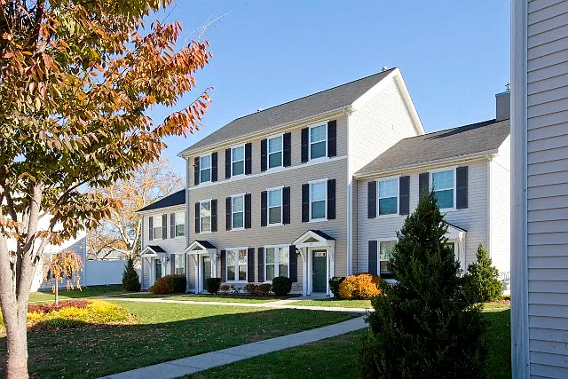 Southwood Square Apartments — Photo 4