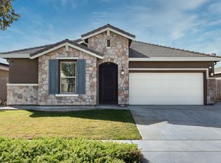 2909 Harbor Island Ave, Tulare, CA 93274