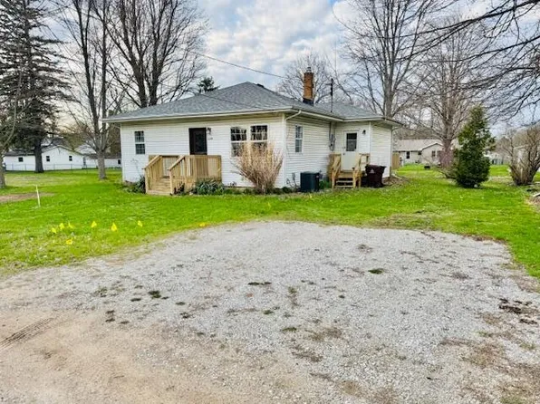 279 E Orchard Ave, Shepherd, MI 48883
