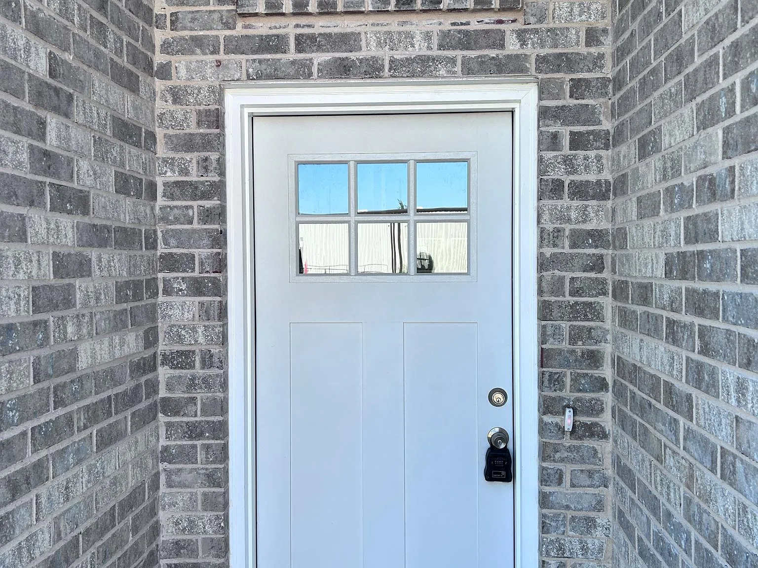 4 bed, 2.5 bath, 1771 sqft, $2,350 — Photo 2