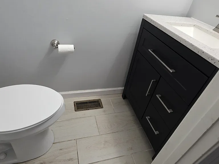 1st floor half bath / powder room