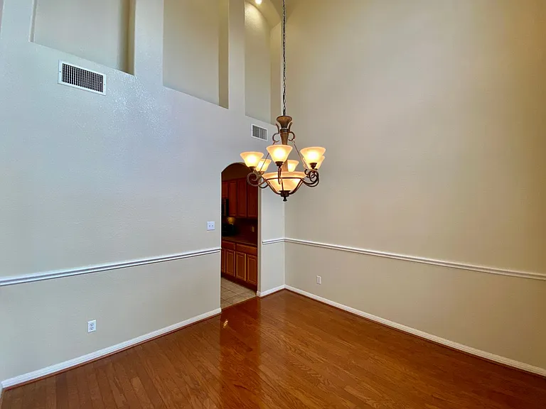 2314 Zoa Dr — Photo 6