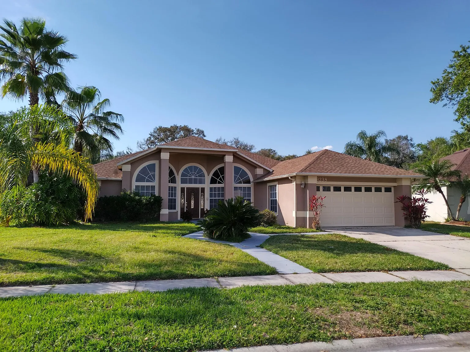 4 bed, 2291 sqft, $2,600 — Photo 1