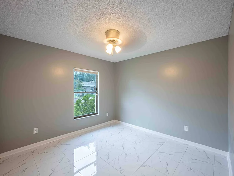 8126 Sable Woods Dr N — Photo 20