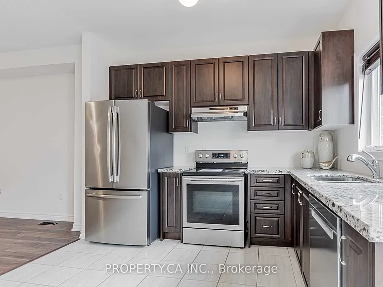 1277 Peelar Cres — Photo 12