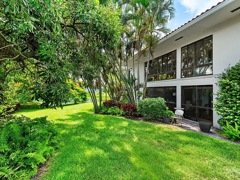4022 Quail Ridge Dr N #B — Photo 24
