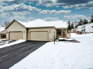 6 Secretariat Ln, Saratoga Springs, NY 12866