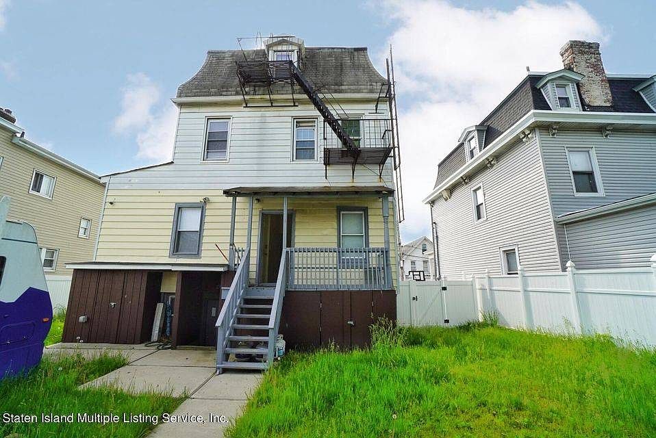 1st image of 18 Maple Ave #10302