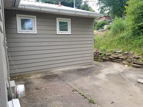 3rd image of 907 Wilkie Dr