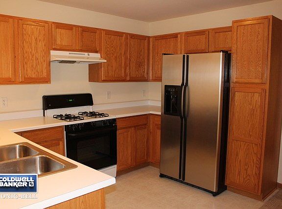 3rd image of 520 Clayton Cir #520