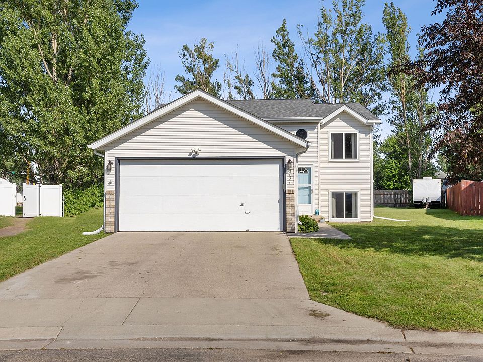 1st image of 3737 Village Green Cir