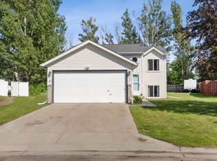3737 Village Green Cir, Moorhead, MN